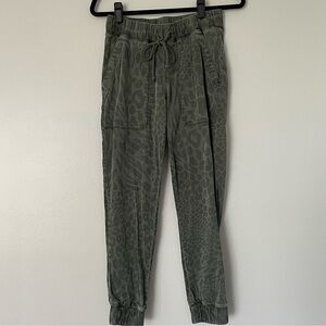 Anthropologie Cloth and Stone Animal Print Green Twill Joggers
